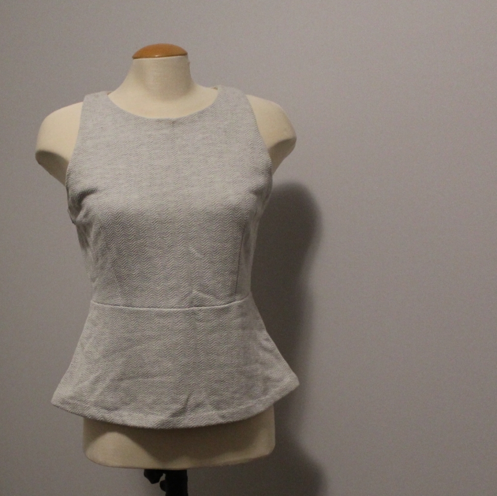 3/$25  Grey peplum top